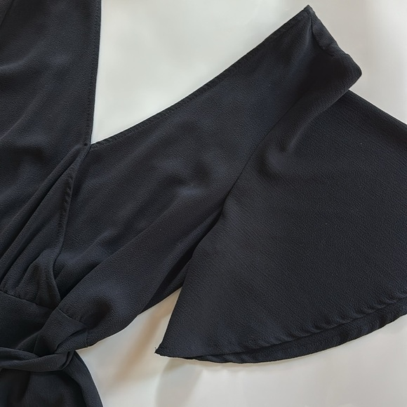 Stylish Black Jumpsuit - Picture 3 of 6